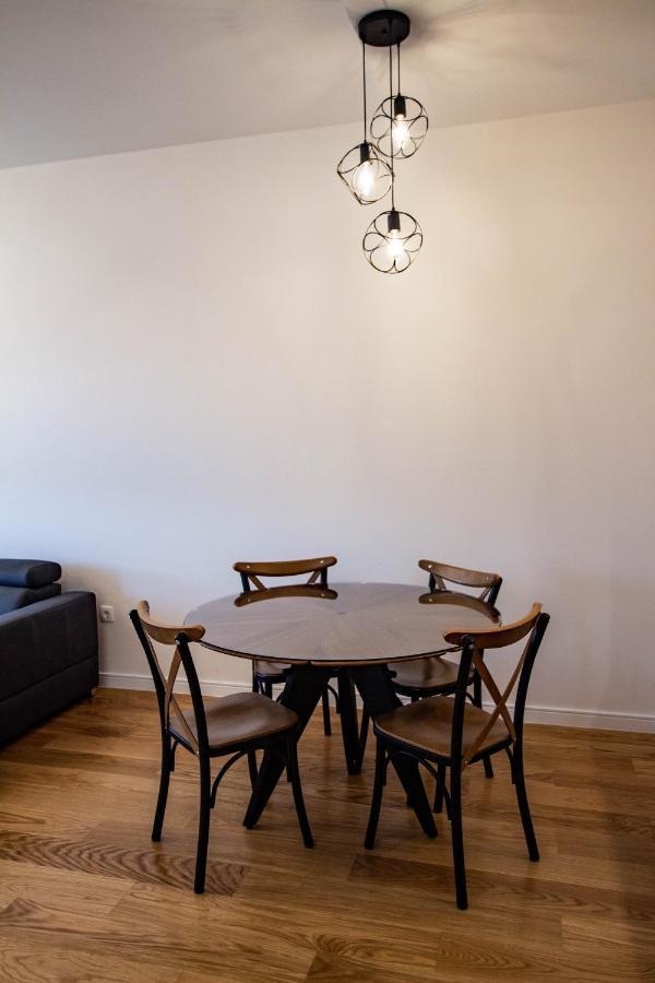 Follow The Sun - 4 Person Apartment Bar Esterno foto